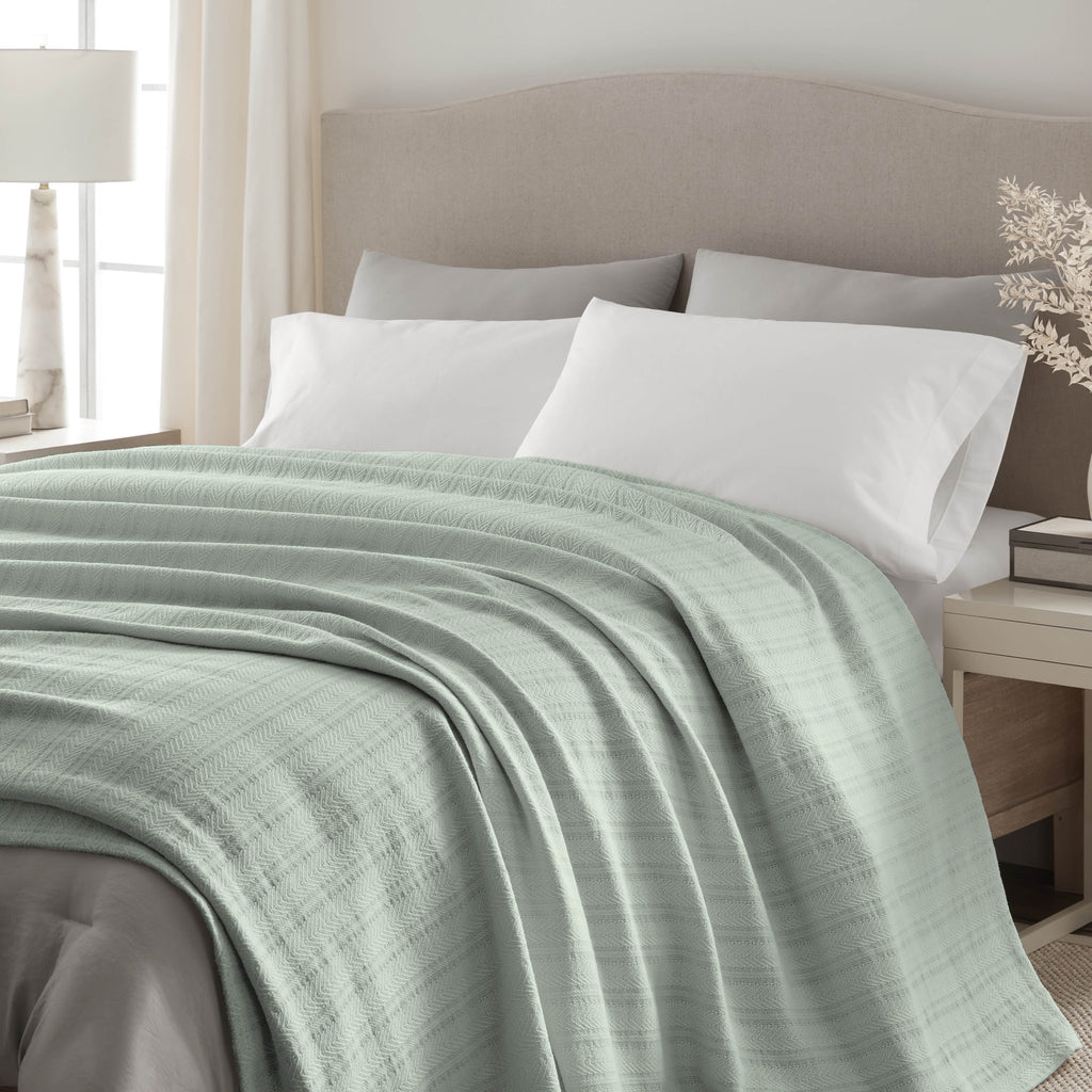 Vellux 100% Cotton Blanket - Soft, Breathable, Cozy & Lightweight Thermal Blanket - All Season Queen Size Blanket Perfect for Layering Bed, Couch & Sofa - Hotel Caliber (90x90 Inch Light Grey)