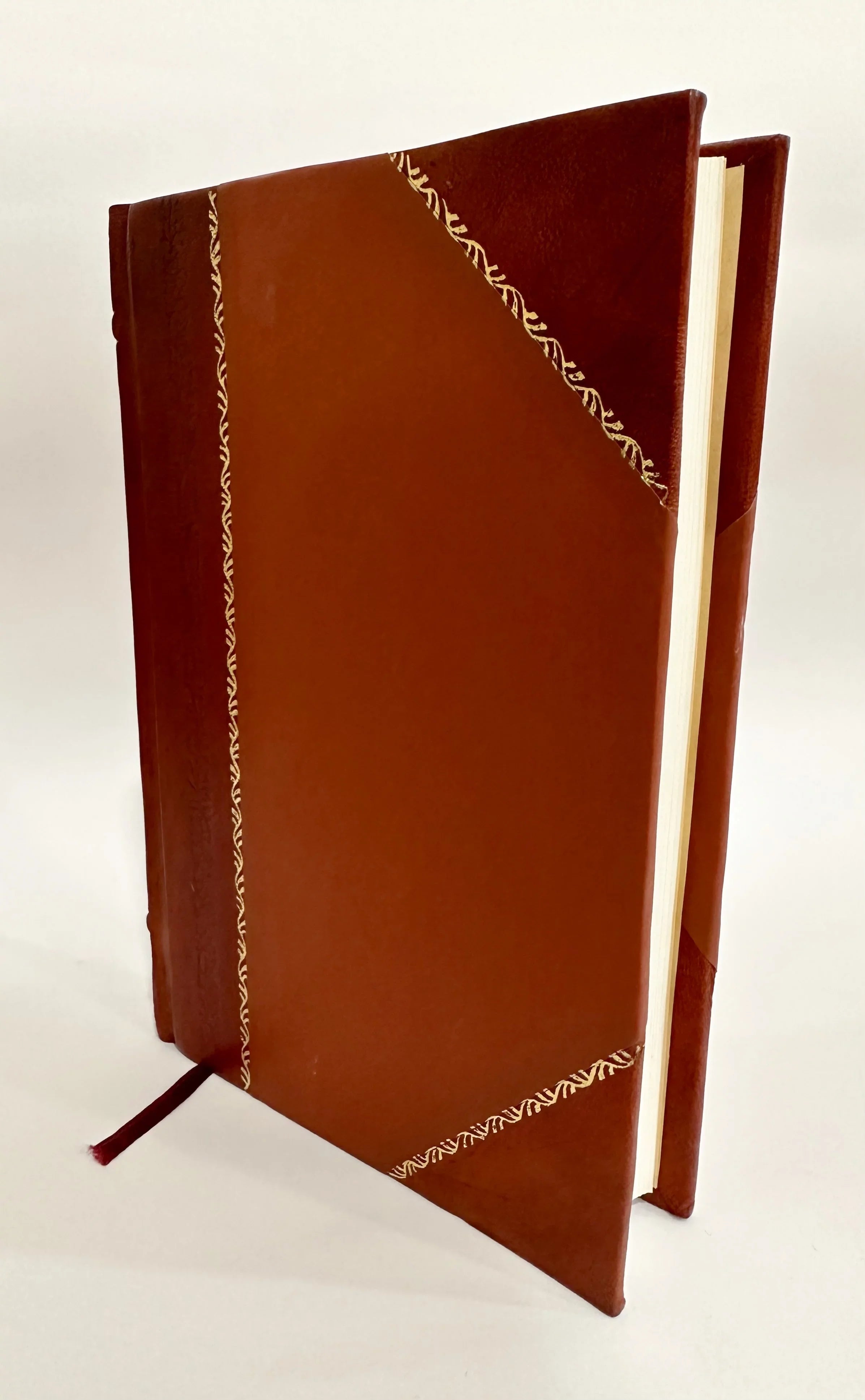 Ma Correspondance Avec M. Le Comte De Cagliostro; Contenant Les Principaux Evenemens De Sa Vie Merveilleuse, Ecrits Sur Le Vu Des Preuves Les Plus Authentiques; Des Anecdotes (1786) [Leather Bound]