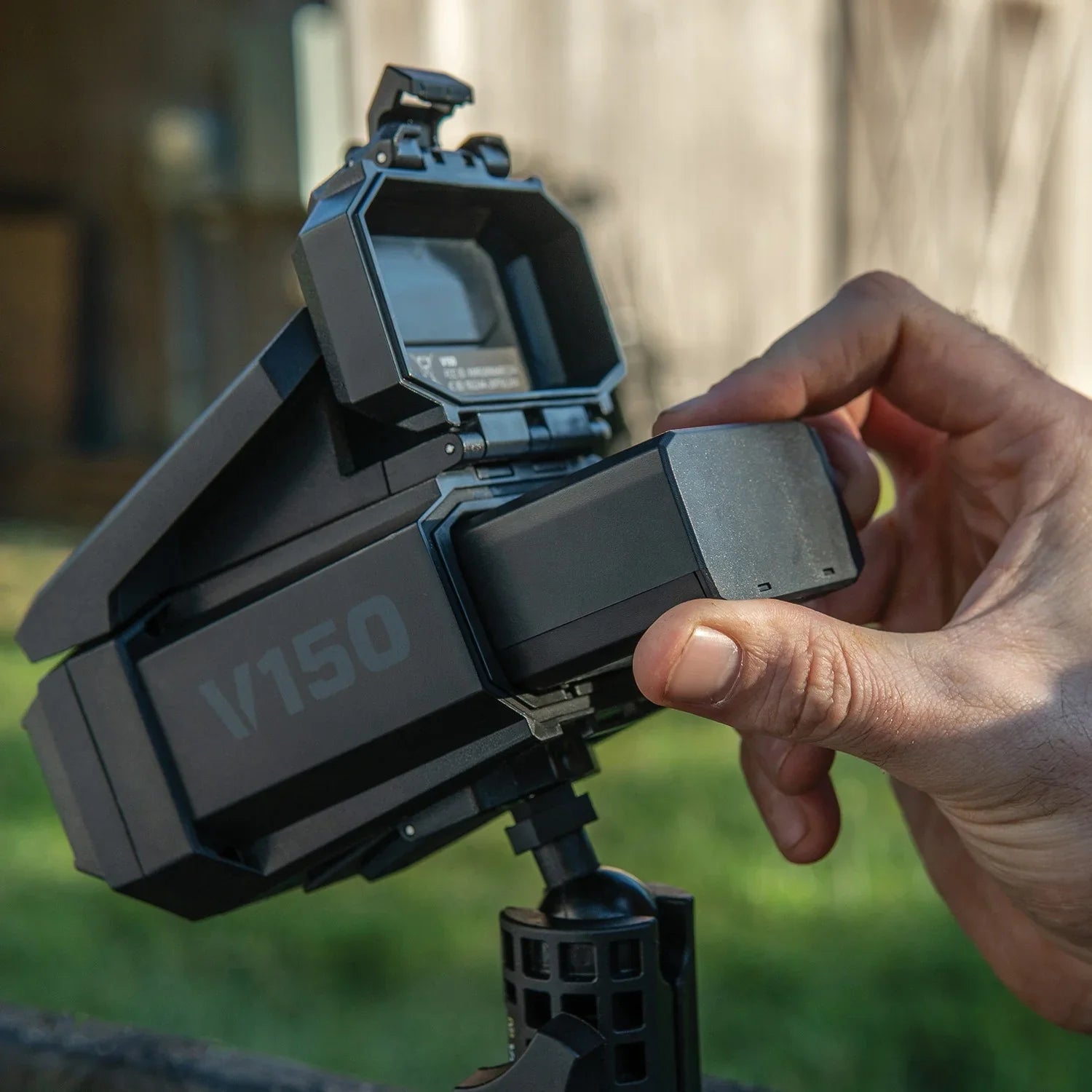 VOSKER 1202 V150 Solar-Powered LTE Cellular Outdoor Security Camera (US Nation Wide Network)