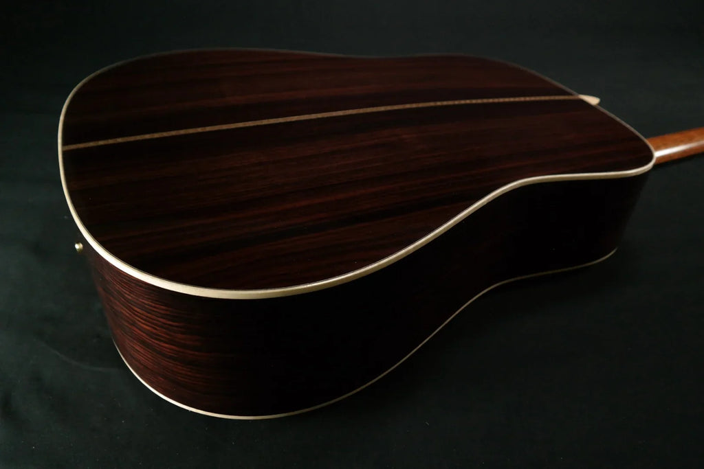 Martin Guitar D-28E Modern Deluxe Acoustic-Electric Guitar with Hardshell Gig Case, Sitka Spruce and East Indian Rosewood Construction, D-14 Fret and Vintage Deluxe Neck Shape 109