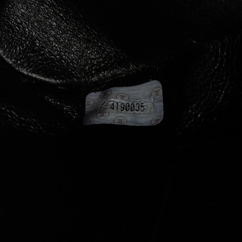 Pre-Owned Authenticated Chanel Quilted Lambskin Dome Shoulder Bag Leather Black Unisex (Good)