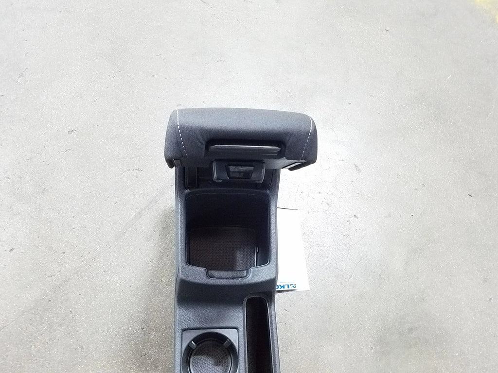 Pre-Owned 2018-2019 Volkswagen Jetta Floor Center Console Assembly OEM LKQ (Good)