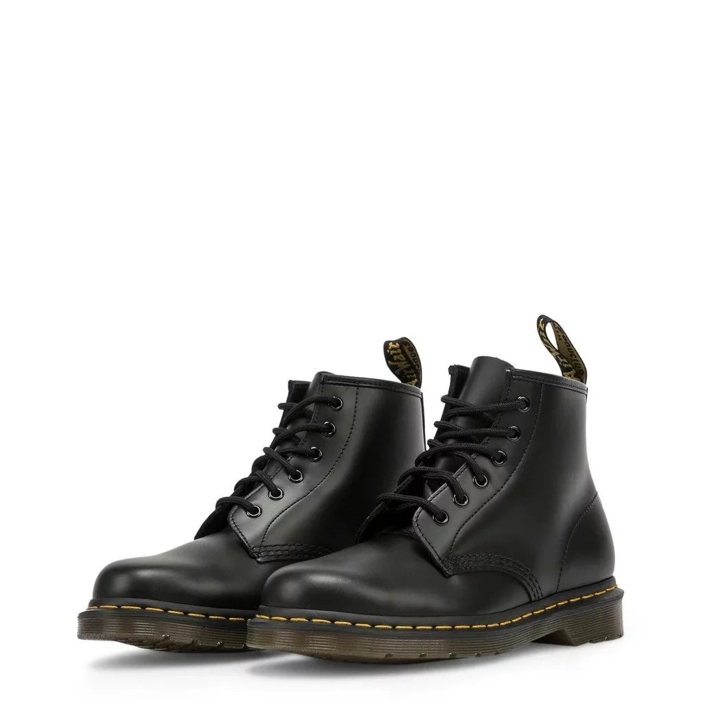 Dr. Martens 101 6-Eye Boot