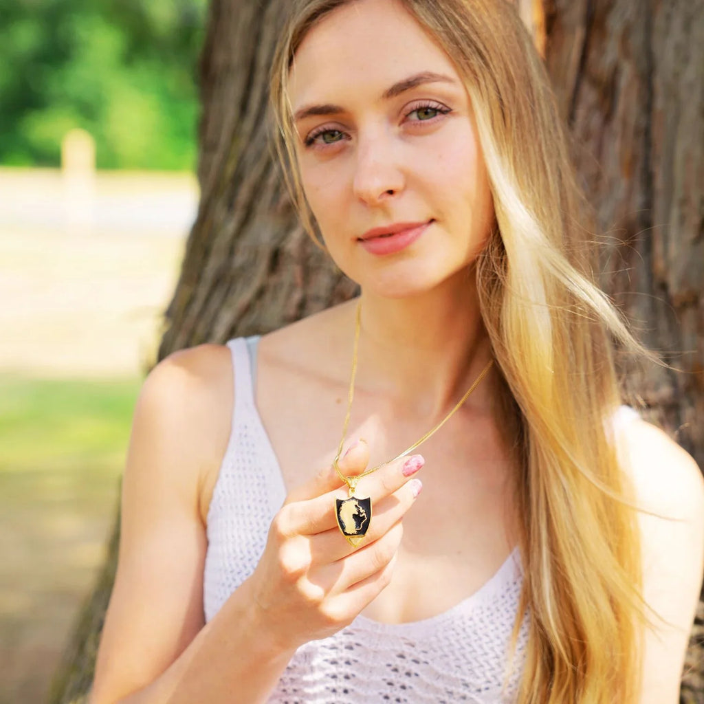 Choty - Shotgun Necklace - Gold Mullet - Chain and Pouch Included - 316L Stainless Steel - 18K Gold Plating Infused