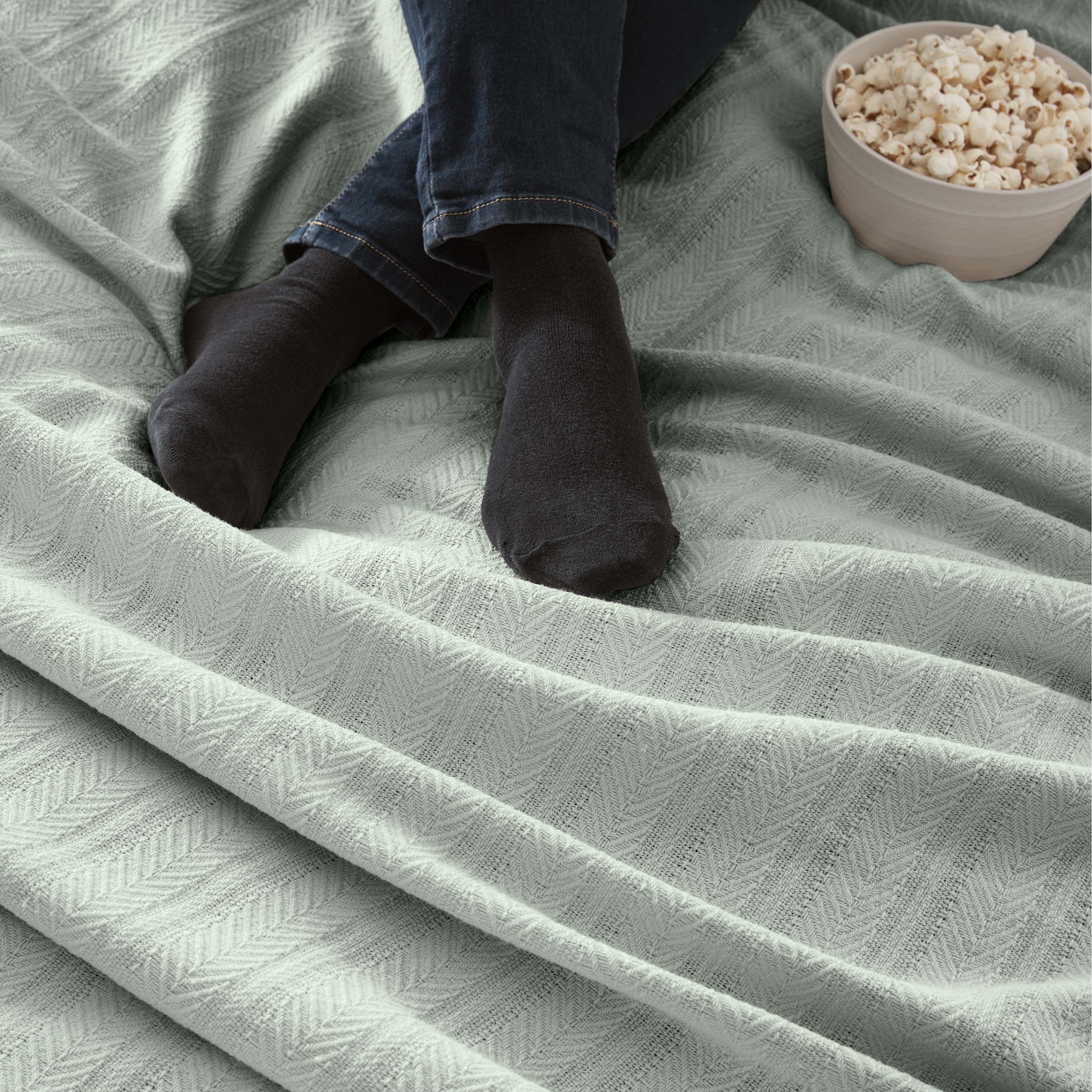 Vellux 100% Cotton Blanket - Soft, Breathable, Cozy & Lightweight Thermal Blanket - All Season Queen Size Blanket Perfect for Layering Bed, Couch & Sofa - Hotel Caliber (90x90 Inch Light Grey)